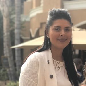 Meet your Posher, Cecilia